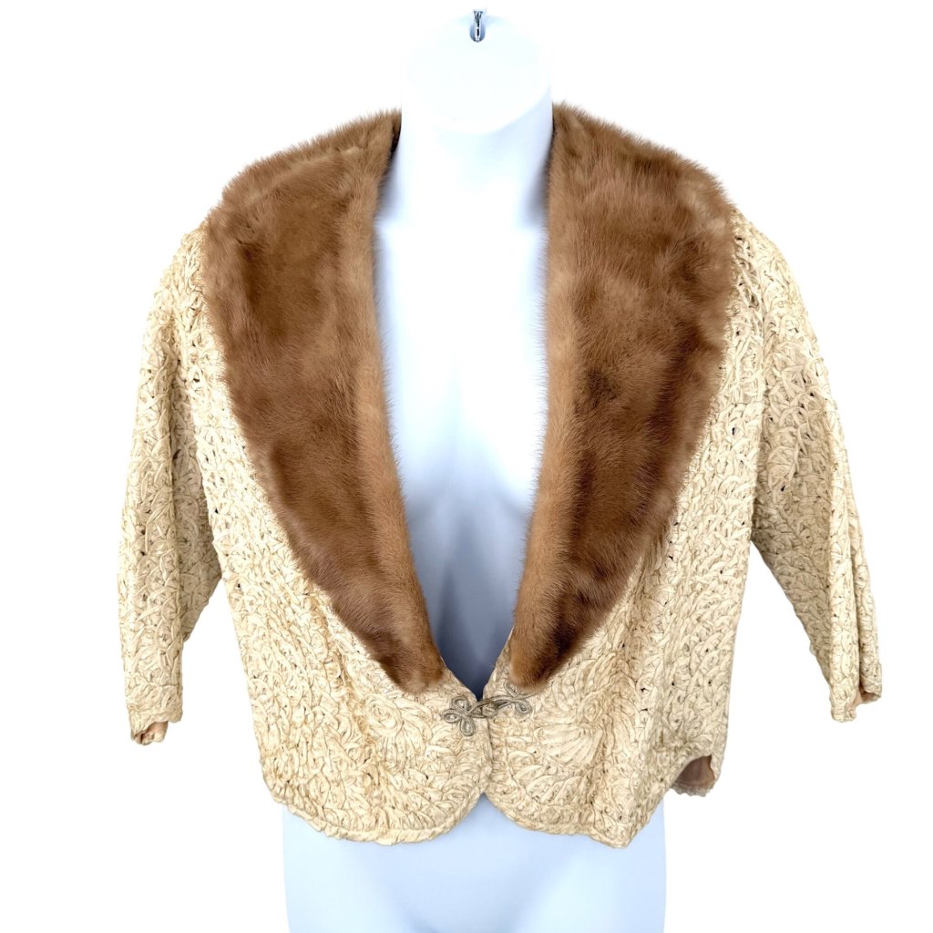 Vintage Beige Fur Collar Ivory Floral Pattern Ribbon Design 3/4 Sleeve Coat - L